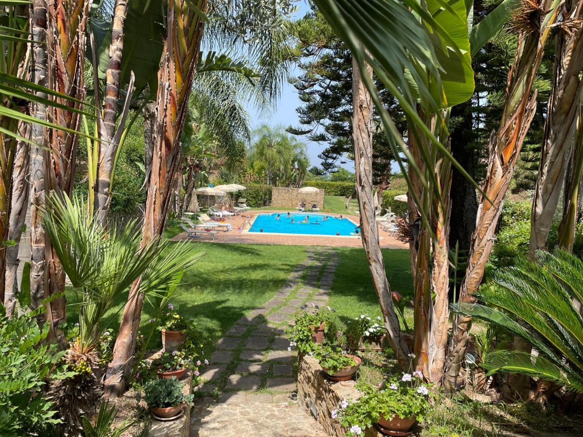 Agriturismo Villa Luca Сант'Агата-ди-Милите Экстерьер фото