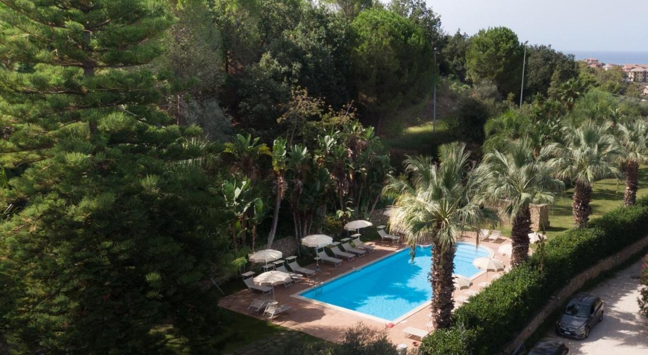 Agriturismo Villa Luca Сант'Агата-ди-Милите Экстерьер фото
